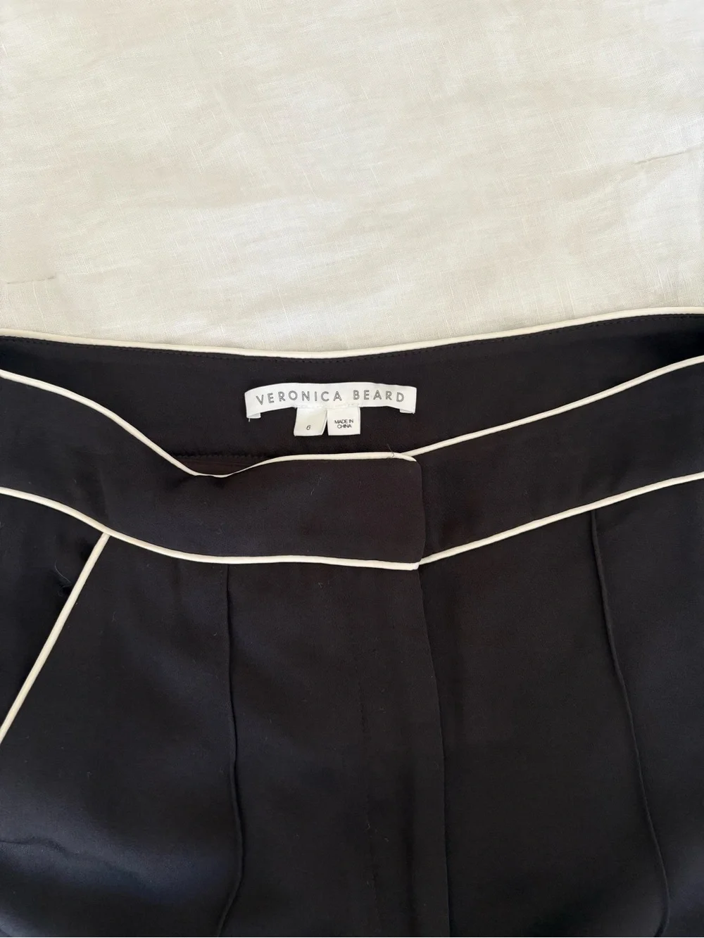 Veronica Beard Black Wide-Leg Pants with White stripe size 6 business casual
